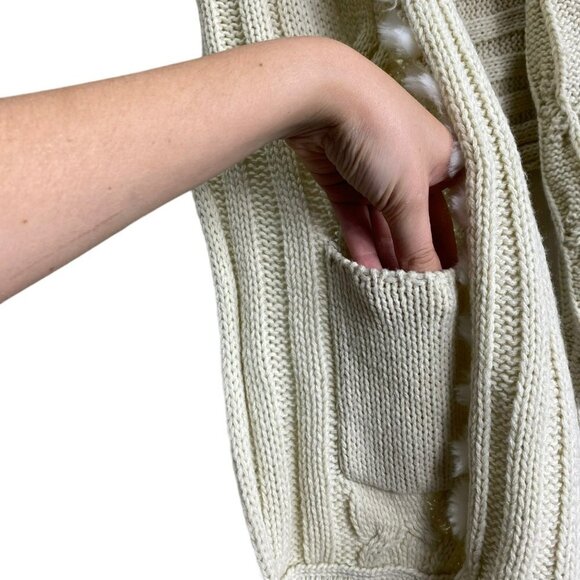 Jessica‎ Simpson Tan/White Faux Fur Cable Knit Scarf Vest Cardigan Size Medium - Picture 3 of 12